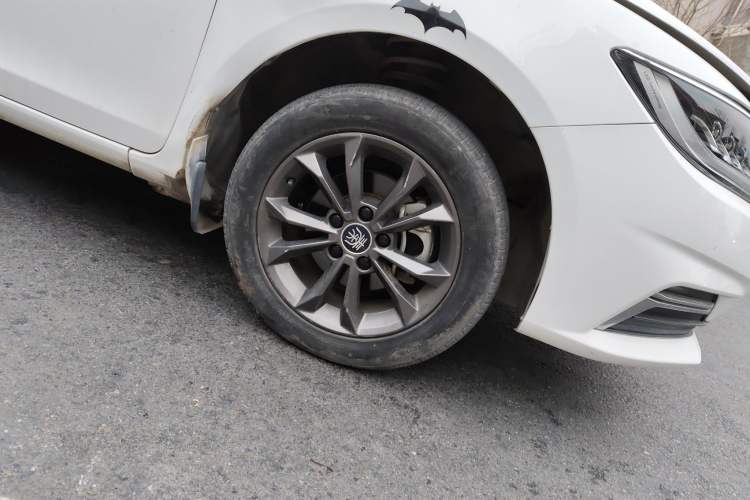 Used BYD Qin 2019 1.5L Automatic Prestige Model Right Front Wheel Hub