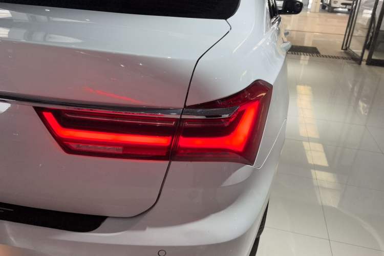 Used BYD Qin 2019 1.5L Automatic Prestige Model Right Rear Taillight