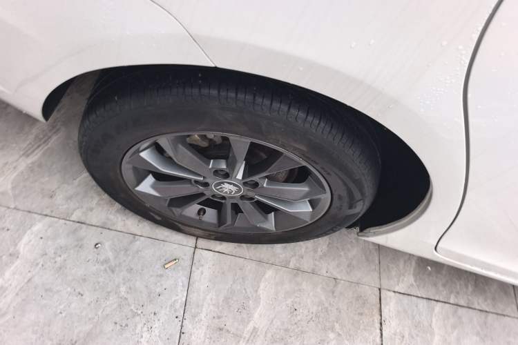 Used BYD Qin 2019 1.5L Manual Comfort Version Right Rear Wheel Hub
