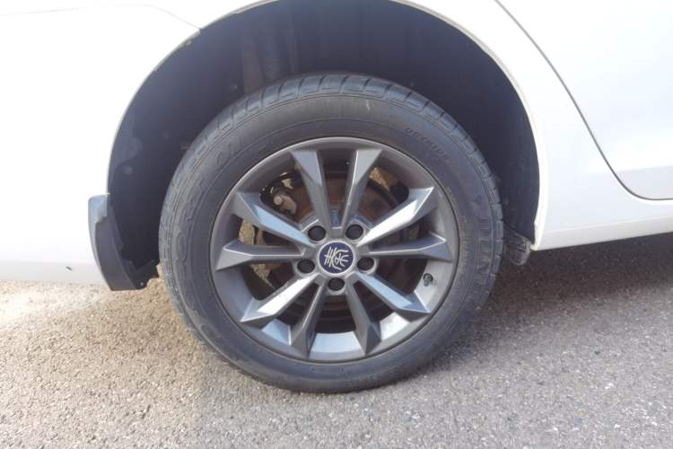Used BYD Qin 2019 1.5L Manual Comfort Version Right Rear Wheel Hub