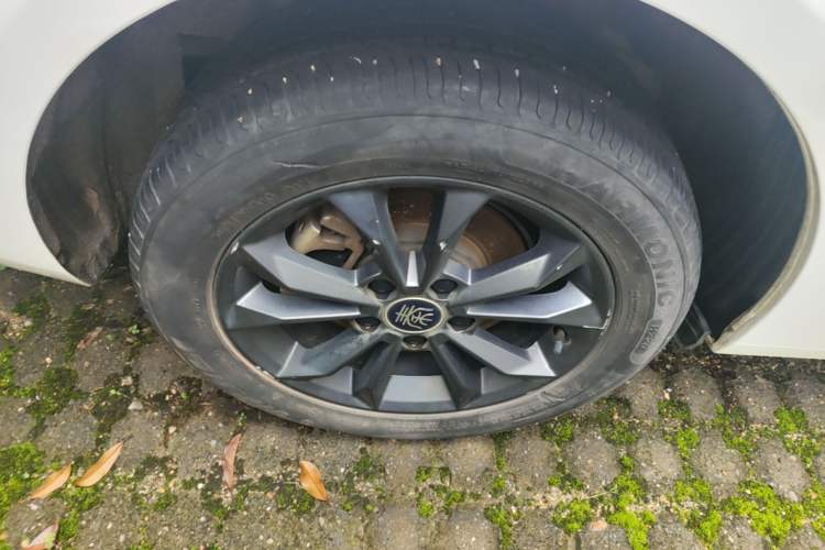 Used BYD Qin 2019 1.5L Automatic Luxury Model Right Rear Wheel Hub