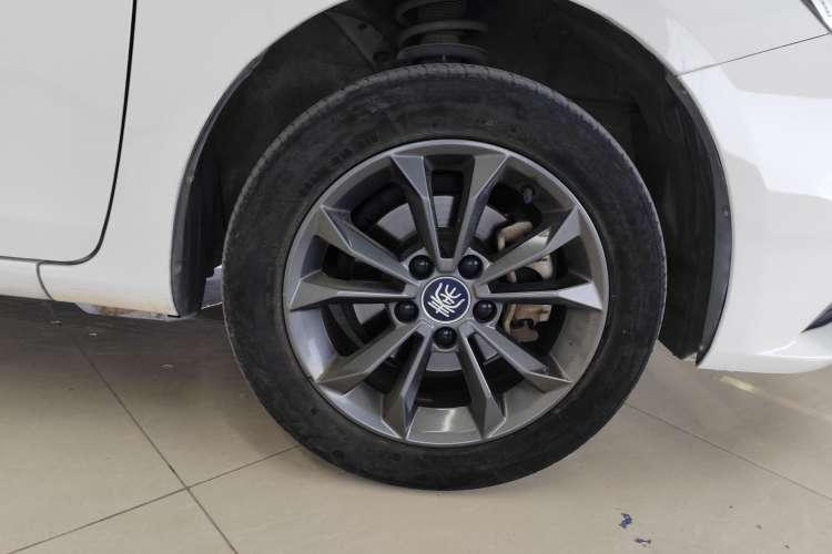 Used BYD Qin 2019 1.5L Automatic Luxury Model Right Rear Wheel Hub