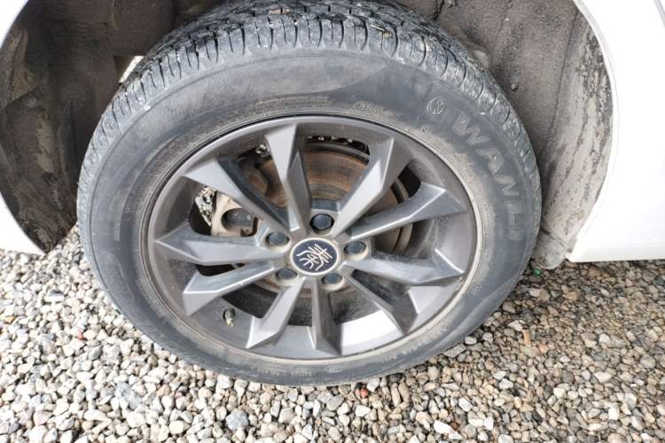 Used BYD Qin 2019 1.5L Manual Luxury Version Right Rear Wheel Hub
