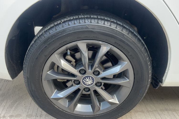 Used BYD Qin 2019 1.5L Automatic Luxury Model Right Rear Wheel Hub