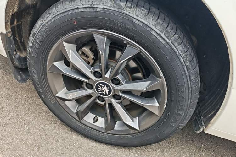 Used BYD Qin 2019 1.5L Automatic Prestige Model Right Rear Wheel Hub