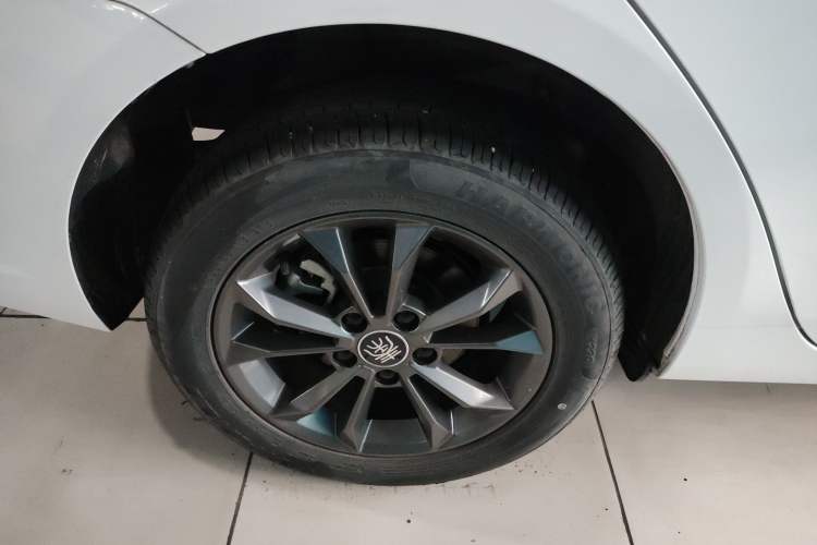 Used BYD Qin 2019 1.5L Automatic Luxury Model Right Rear Wheel Hub