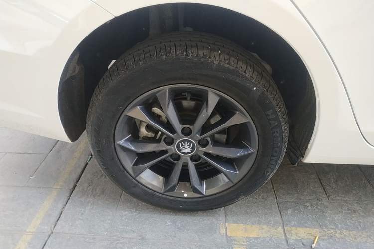 Used BYD Qin 2019 1.5L Automatic Prestige Model Right Rear Wheel Hub