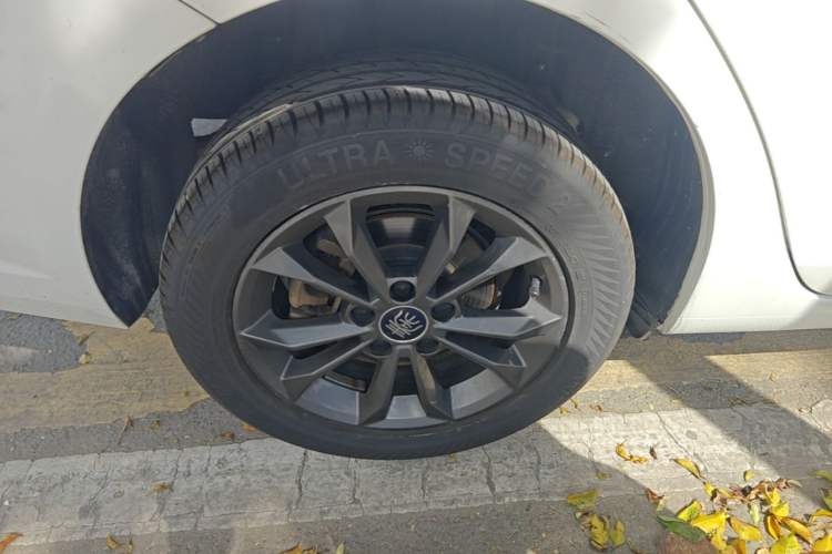 Used BYD Qin 2019 1.5L Automatic Luxury Model Right Rear Wheel Hub