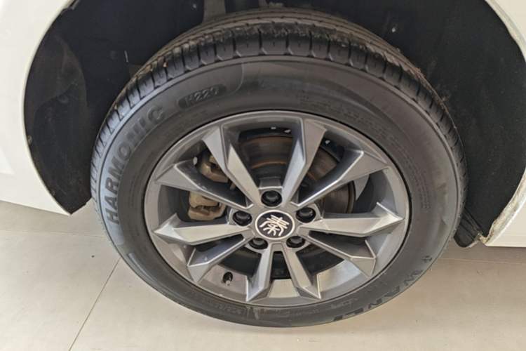 Used BYD Qin 2019 1.5L Automatic Prestige Model Right Rear Wheel Hub