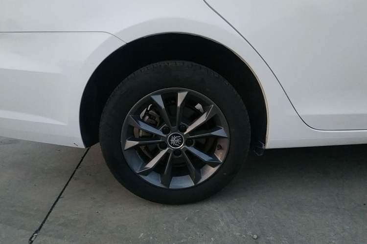 Used BYD Qin 2019 1.5L Automatic Prestige Model Right Rear Wheel Hub