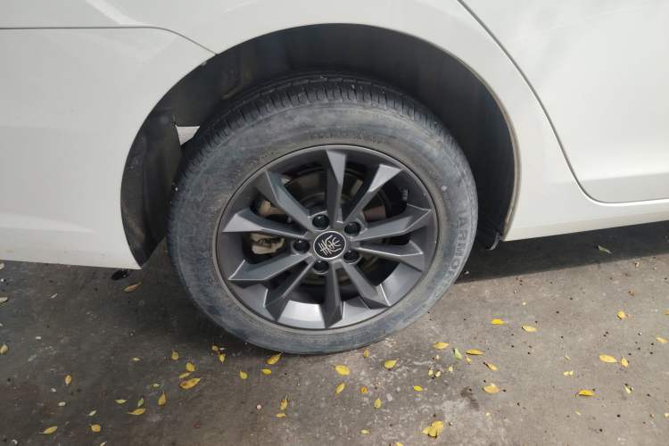 Used BYD Qin 2019 1.5L Automatic Prestige Model Right Rear Wheel Hub