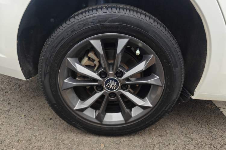 Used BYD Qin 2019 1.5L Automatic Prestige Model Right Rear Wheel Hub