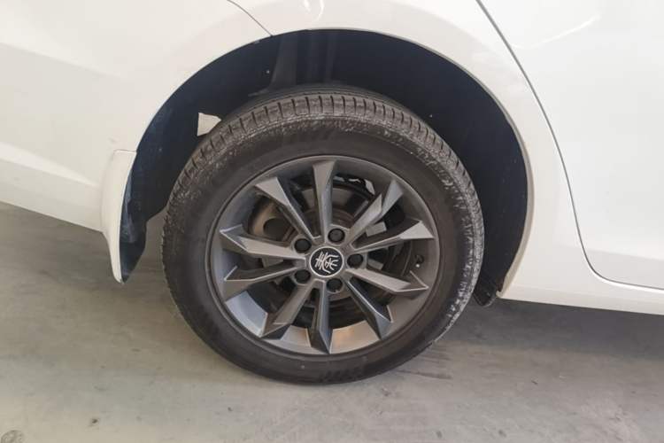 Used BYD Qin 2019 1.5L Automatic Luxury Model Right Rear Wheel Hub