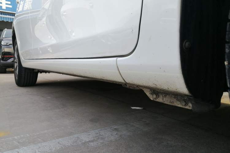 Used BYD Qin 2019 1.5L Automatic Prestige Model Right Side Sill