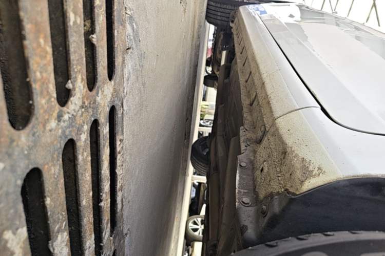Used BYD Qin 2019 1.5L Automatic Prestige Model Right Side Sill