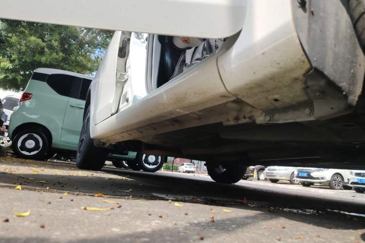 Used BYD Qin 2019 1.5L Automatic Prestige Model Right Side Sill