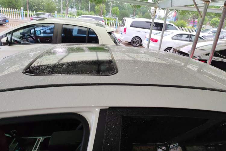 Used BYD Qin 2019 1.5L Automatic Prestige Model Roof