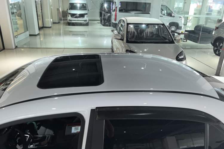 Used BYD Qin 2019 1.5L Automatic Prestige Model Roof
