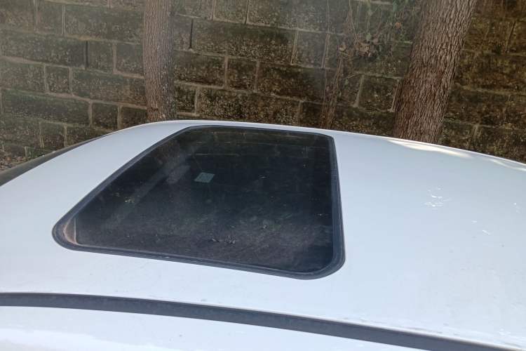 Used BYD Qin 2019 1.5L Manual Luxury Version Roof