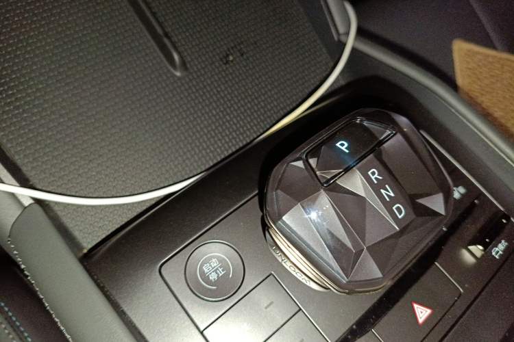 Used BYD Qin L 2024 DM-i 80KM Beyond Model Gear Lever