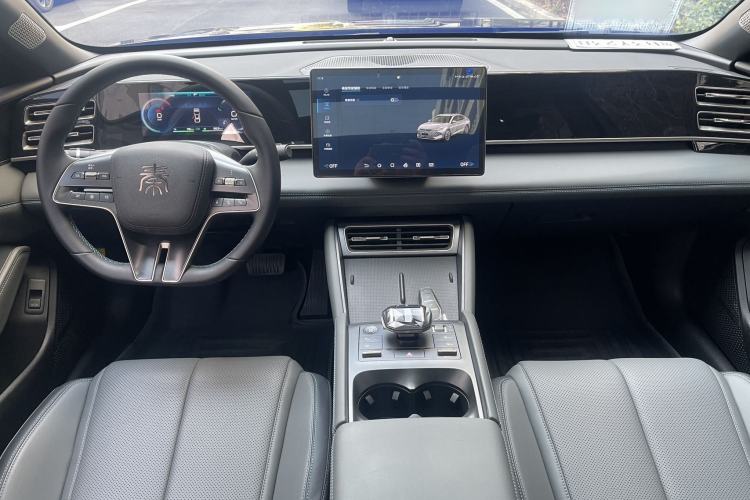 Used BYD Qin L 2024 DM-i 120KM Beyond Model Interior 2