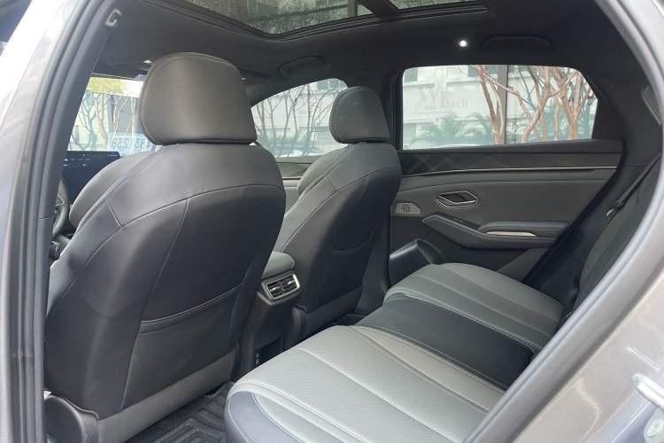 Used BYD Qin L 2024 DM-i 120KM Beyond Model Interior 3