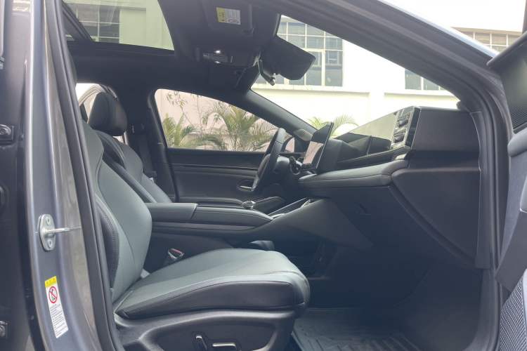 Used BYD Qin L 2024 DM-i 120KM Beyond Model Interior 5