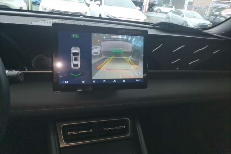 Used BYD Qin L 2024 DM-i 80KM Leading Model Audio And AC Panel