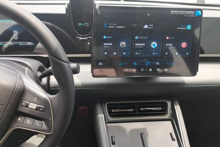 Used BYD Qin L 2024 DM-i 120KM Leading Model Audio And AC Panel
