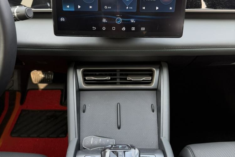 Used BYD Qin L 2024 DM-i 120KM Beyond Model Audio And AC Panel