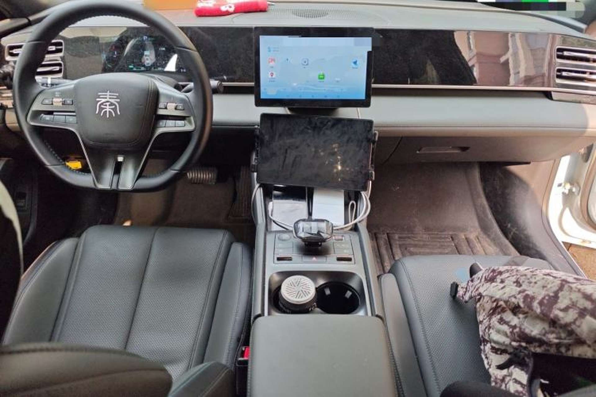 Used BYD Qin L 2024 DM-i 80KM Leading Model Center Console