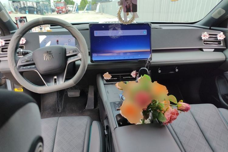 Used BYD Qin L 2024 DM-i 120KM Excellence Model Center Console