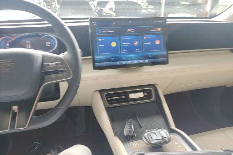 Used BYD Qin L 2024 DM-i 80KM Beyond Model Center Console