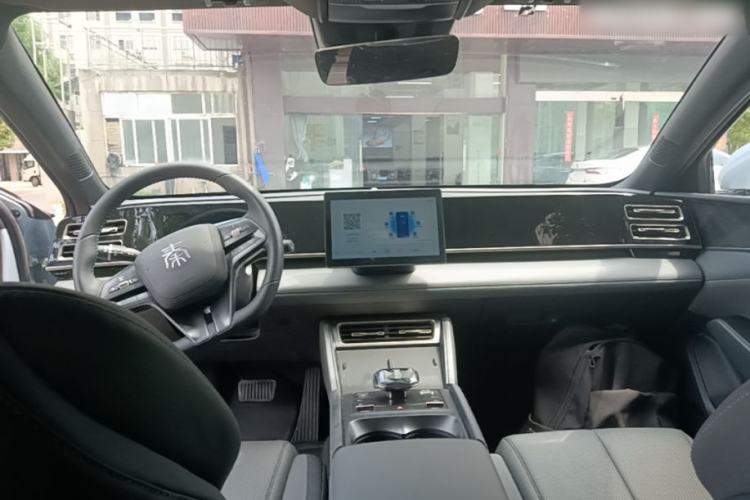 Used BYD Qin L 2024 DM-i 80KM Leading Model Center Console