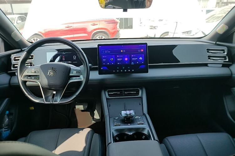 Used BYD Qin L 2024 DM-i 120KM Leading Model Center Console