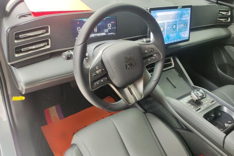 Used BYD Qin L 2024 DM-i 120KM Beyond Model Center Console