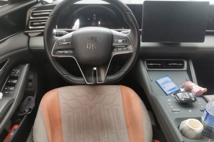 Used BYD Qin L 2024 DM-i 120KM Leading Model Center Console