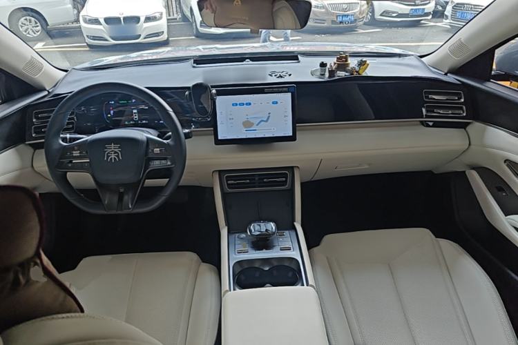 Used BYD Qin L 2024 DM-i 80KM Leading Model Center Console