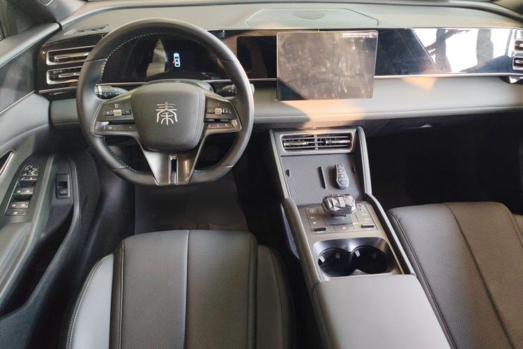 Used BYD Qin L 2024 DM-i 80KM Leading Model Center Console
