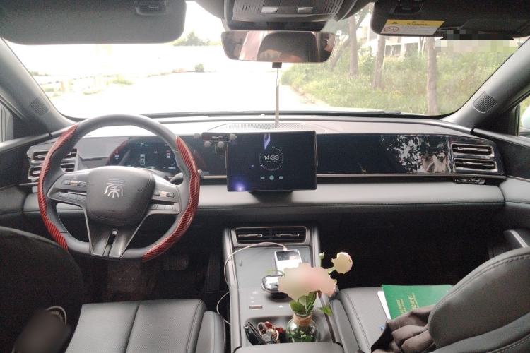 Used BYD Qin L 2024 DM-i 80KM Leading Model Center Console