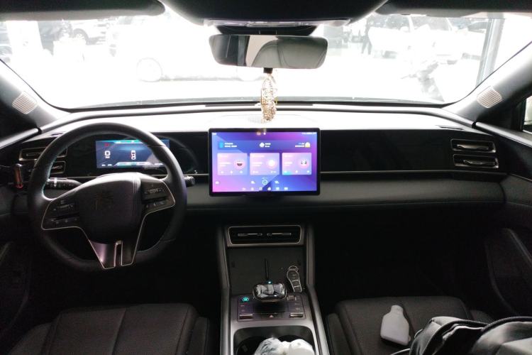 Used BYD Qin L 2024 DM-i 120KM Leading Model Center Console