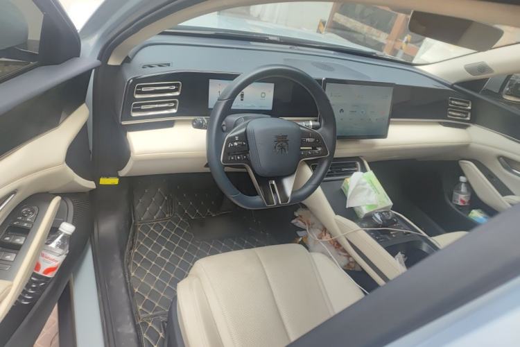 Used BYD Qin L 2024 DM-i 80KM Beyond Model Center Console