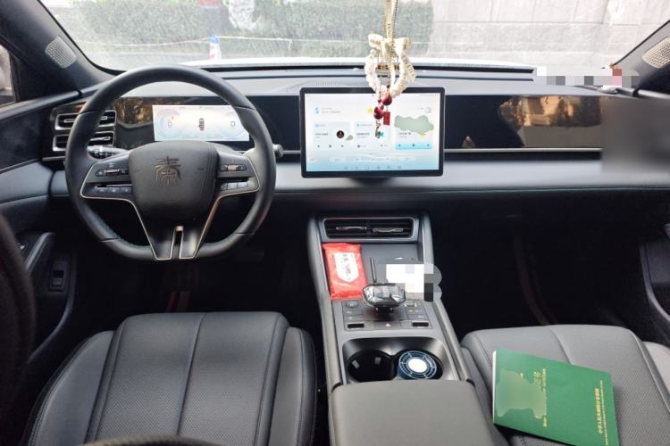 Used BYD Qin L 2024 DM-i 80KM Beyond Model Center Console