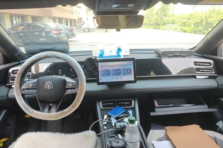 Used BYD Qin L 2024 DM-i 80KM Leading Model Center Console