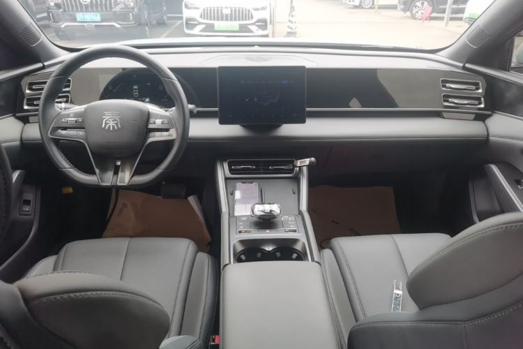 Used BYD Qin L 2024 DM-i 80KM Leading Model Center Console