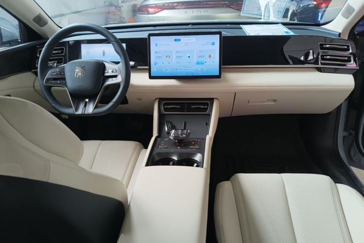 Used BYD Qin L 2024 DM-i 80KM Beyond Model Center Console