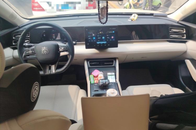 Used BYD Qin L 2024 DM-i 80KM Leading Model Center Console