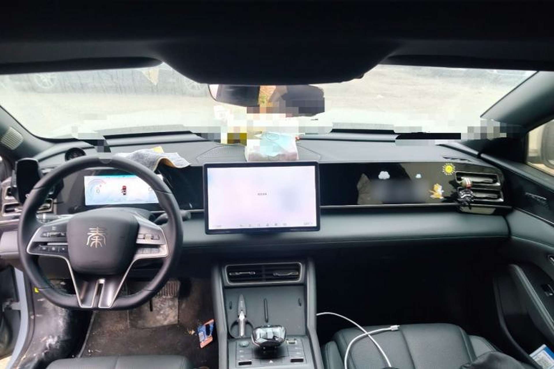 Used BYD Qin L 2024 DM-i 120KM Leading Model Center Console