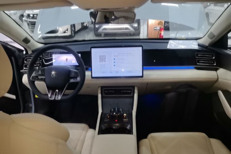 Used BYD Qin L 2024 DM-i 120KM Excellence Model Center Console