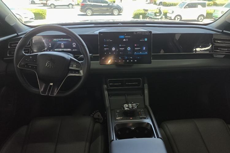 Used BYD Qin L 2024 DM-i 80KM Beyond Model Center Console